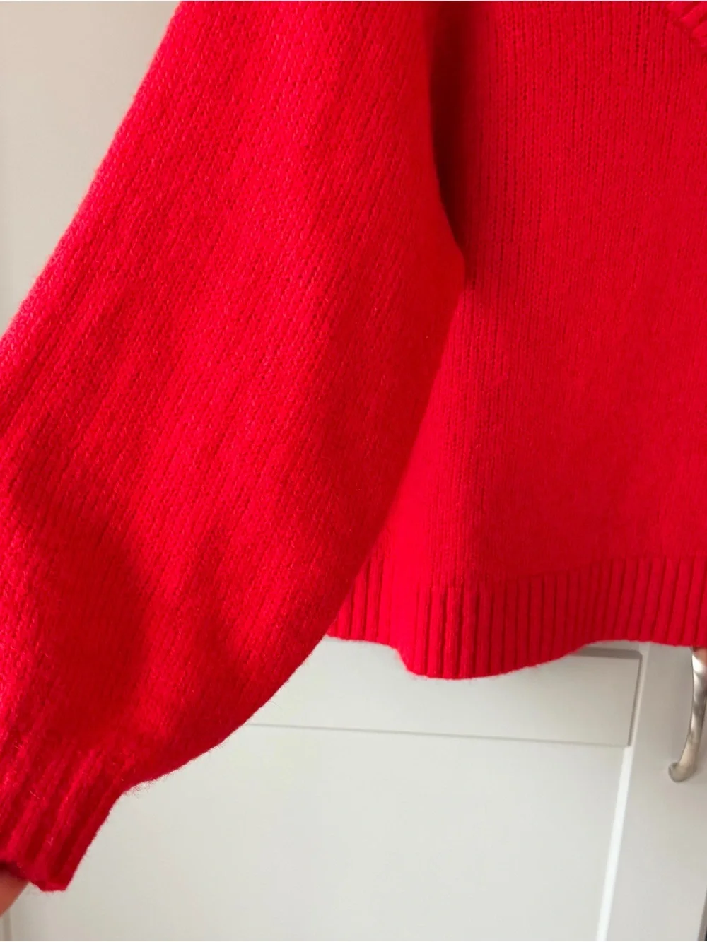 Old Navy Red Sweater LG Cropped Ribbed V-Neck Collar Wool Blend Soft Layering